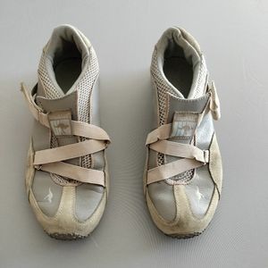 Kangaroos Rappy Athletic Grey beige Cross Strap Women's Shoes Size 6